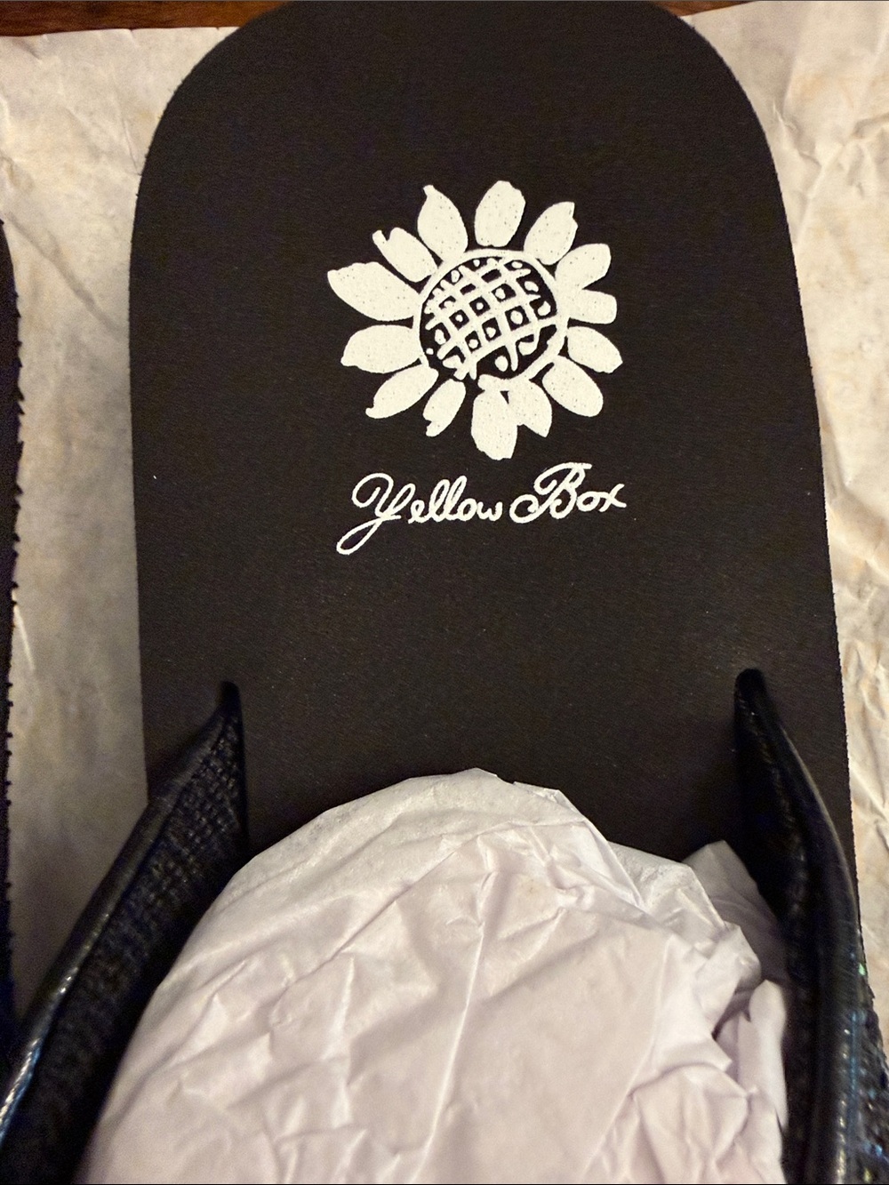Yellow Box Blingy Black Glitter Thong Sandals/Flip Flops (6.5) - Picture 3 of 6